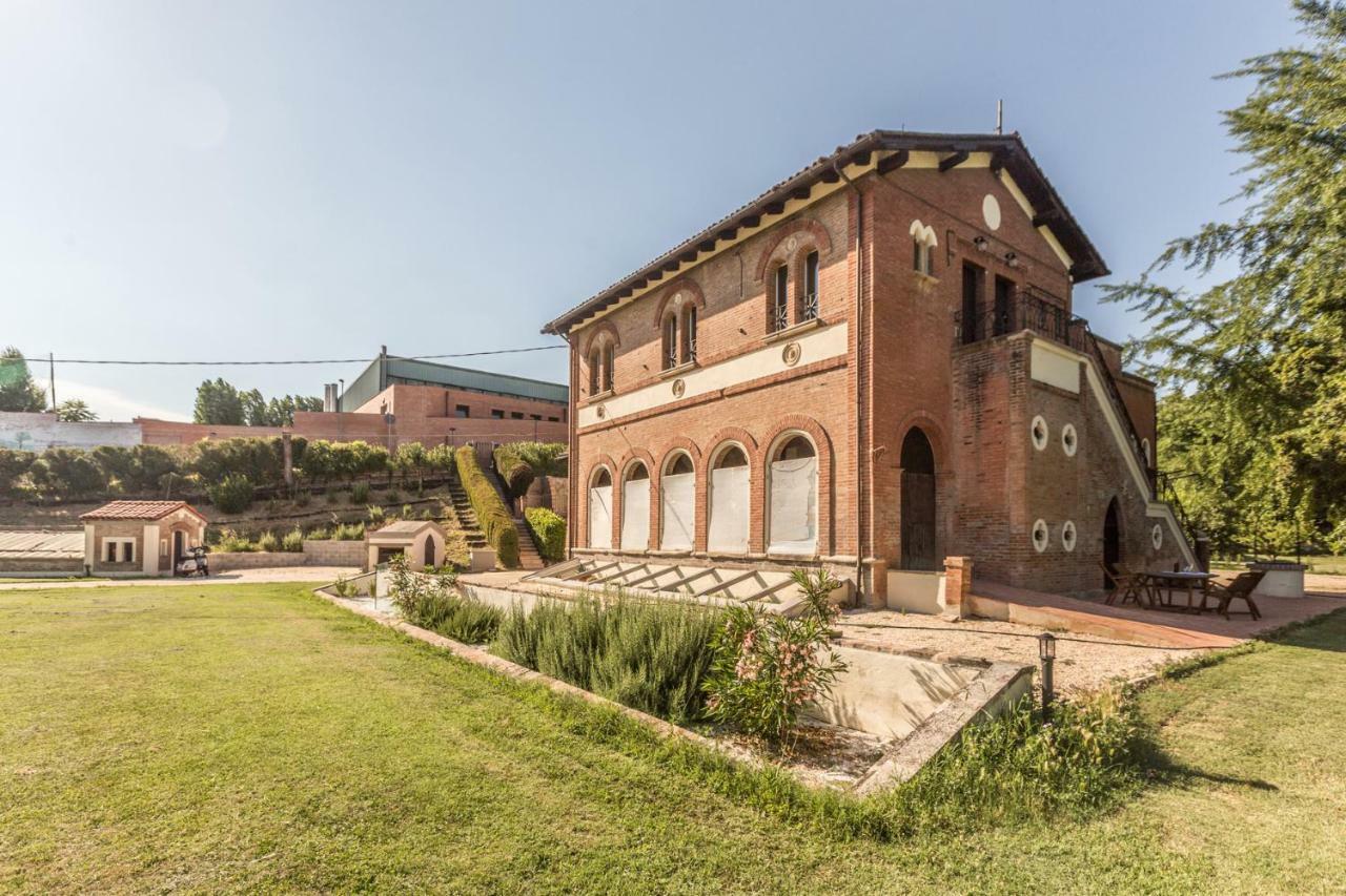 Borgo Sartoni Case Vacanze Appartamenti In Affitto Bologna Exteriör bild